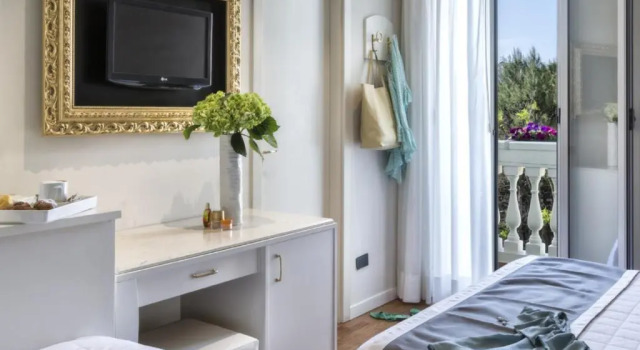 Трёхместный номер Standard с балконом Novecento Suite Hotel