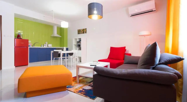 Pop your C-O-L-O-R-S - Funky and Modern 1BDR. Apt.
