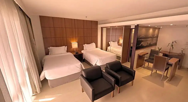 Номер Deluxe Kubitschek Plaza Hotel