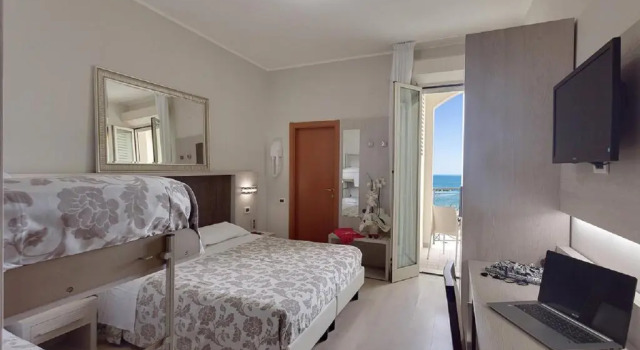 Трёхместный номер Standard с видом на море Hotel San Giorgio