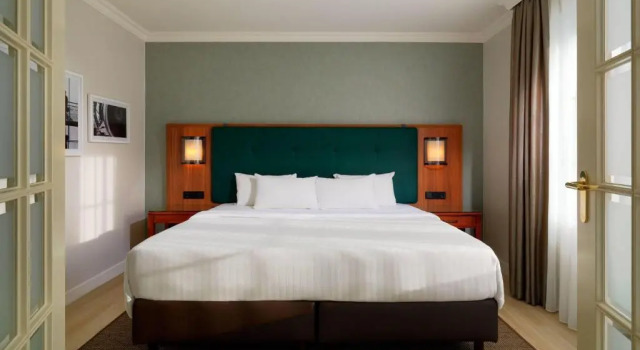 Люкс Courtyard by Marriott Hamburg Airport