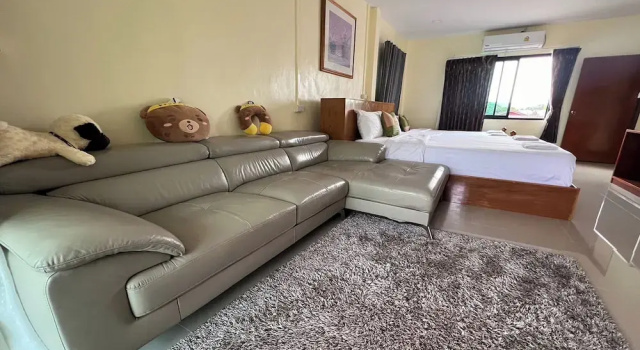 Семейный номер Standard с балконом и с видом на озеро Lan Bua Resort