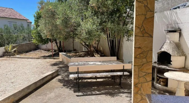 Apartment Jakasa, Buchen Sie Ferienwohnung Hotels in Gespanschaft Split-Dalmatien mit Pool, Schwimmbad