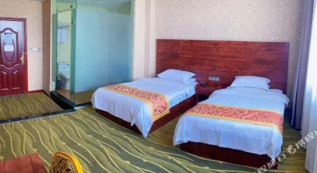 Duogua Liba Nation Fengqing Hotel, Buchen Sie Hotel Huaxi Guiyang, in der Nähe von Flower Stream Park