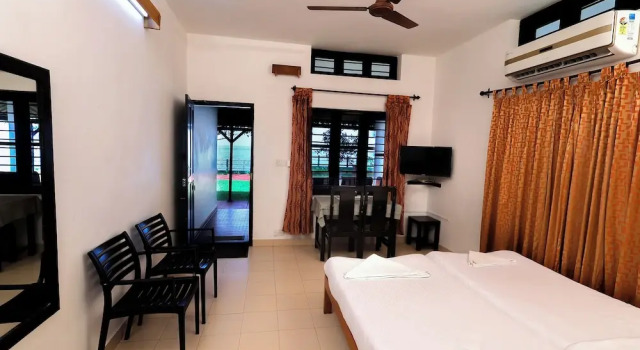 Коттедж Superior ILLIKKALAM Lakeside Cottages Kumarakom Kerala