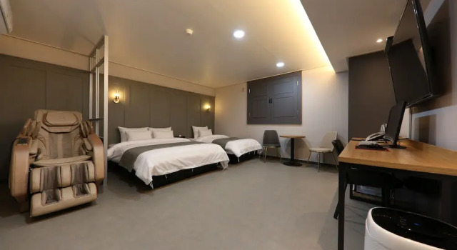 Трёхместный люкс Hotel ZIP