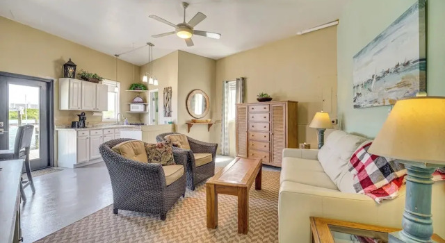 Beach Access & Resort Amenities: Jensen Beach Home, Book Ferieresort Resorthoteller i Jensen Beach, Ferieresort