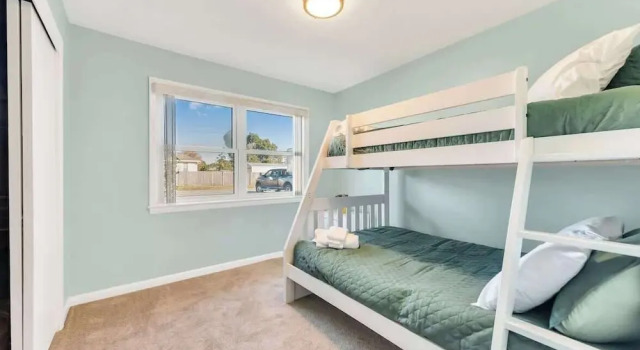 3 Blocks to Bay + Boat Parking + Renovated + 3 Bd, Foglalás Nyaraló Lynn Haven Florida