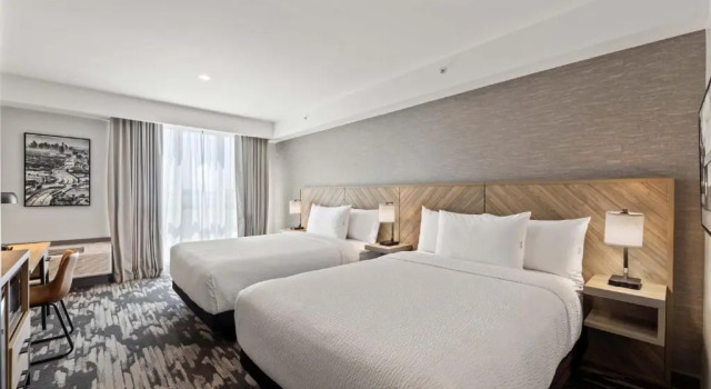 Четырёхместный номер Standard Sandman Signature Dallas Las Colinas Hotel & Suites