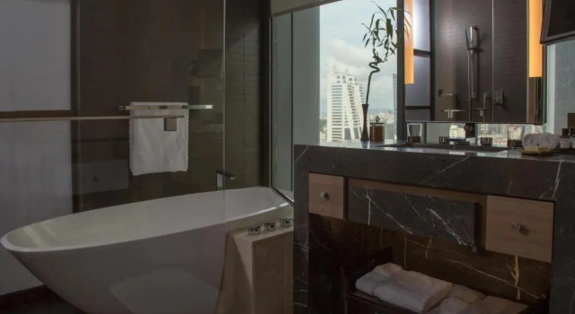 Номер Fairmont Skyline Fairmont Quasar Istanbul Hotel
