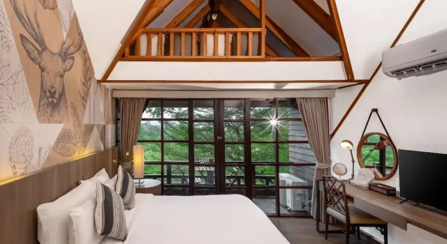 Полулюкс Issara Boutique Winery Hotel