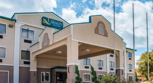 Quality Suites Burleson - Ft Worth, Забронировать Отель Берлесон Dallas - Fort Worth Metropolitan Area