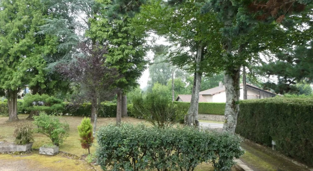 Gite Les Conifères, Reserva ahora Hotel Rochechouart Alto Vienne