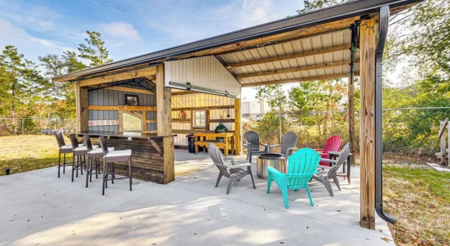 Коттедж Outdoor Bar & Fire Pit: Navarre Getaway!