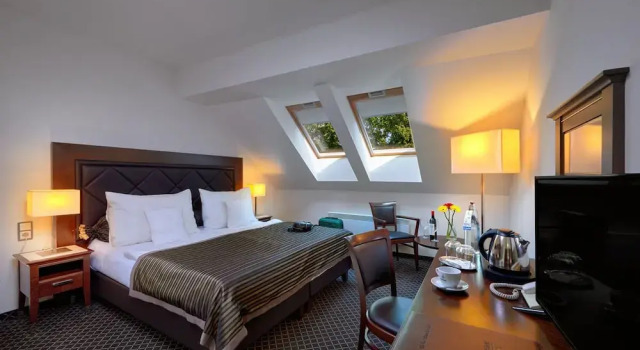 Hotel Selský Dvůr, Book Hotel Prague Czech Republic, near Prague - Hostivař