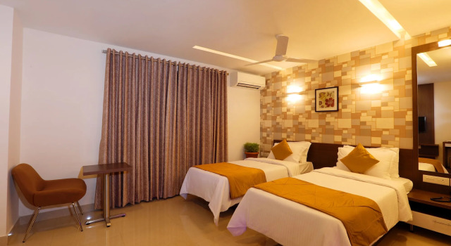 Grand Plaza Hotel, Rezervovat Hotel Hotely v Bangalore s parkováním, Parkování