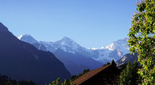 Двухместный номер Standard с видом на горы Adventure Hostel Interlaken