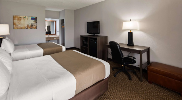 Четырёхместный номер Standard Best Western Emporia