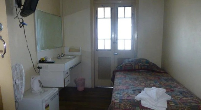 Taylors Hotel, Забронировать Отель Отели Маккая с парковкой, рядом с Mackay Showgrounds, Парковка