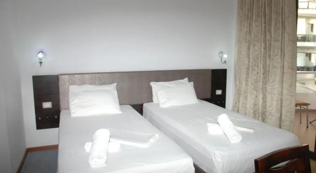 Четырёхместный номер Standard с балконом Hotel Strora