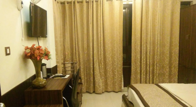 Hotel Rajpur Heights