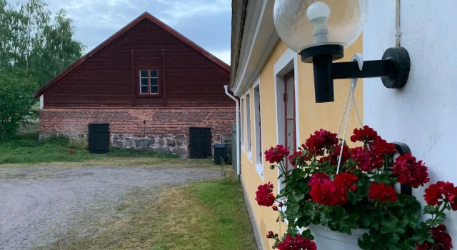 Eds Bruk Basecamp, Rezerwuj Bed and Breakfast Hotele w Småland z parkingiem, Parking