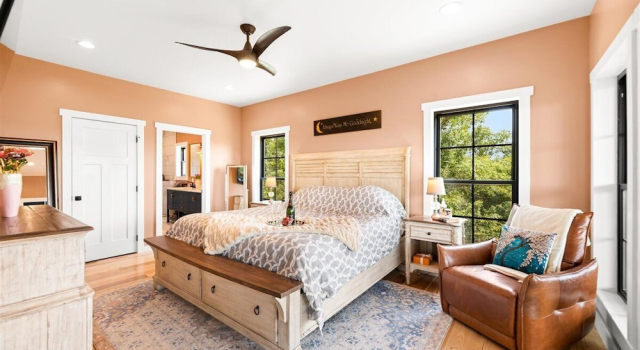 Коттедж Eagles Nest 5 Bdrm Lake Front Home