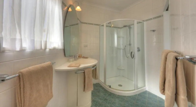 Коттедж Ocean Breeze Cottages