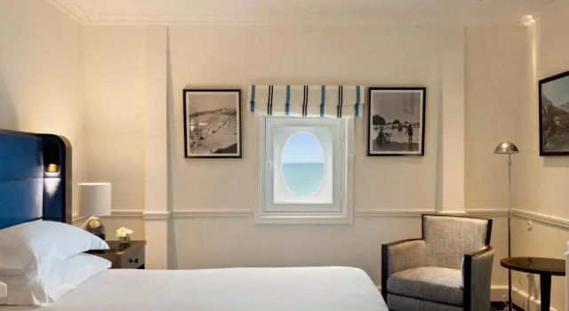 Двухместный номер Cruise Liner Deluxe Отель Hôtel du Palais Biarritz The Unbound Collection by Hyatt