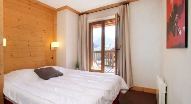 Apartment With Terrace & Parking