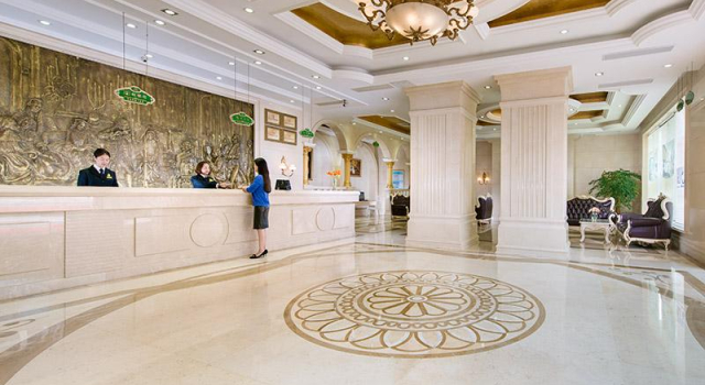 Vienna Hotel Shenzhen Shiyan Bus Station, Rezerwuj Hotel Hotele w Shenzhen z parkingiem, Parking