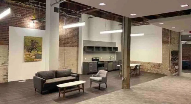 Apt 251 Studio 2 Beautiful loft located in downtown Leavenworth, Prenota Hotel Leavenworth Kansas