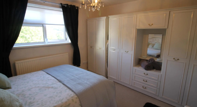 Garth Olwg 2 Bed Apartment by Cardiff Holiday Homes
