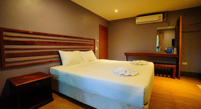 Номер Deluxe с балконом Apple Beachfront Resort