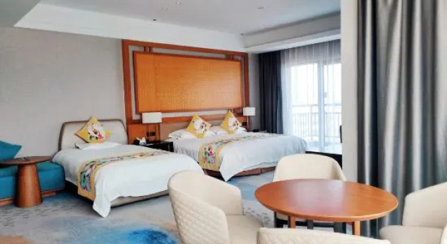 Семейный люкс с видом на озеро Hangzhou Wonderland Hotel