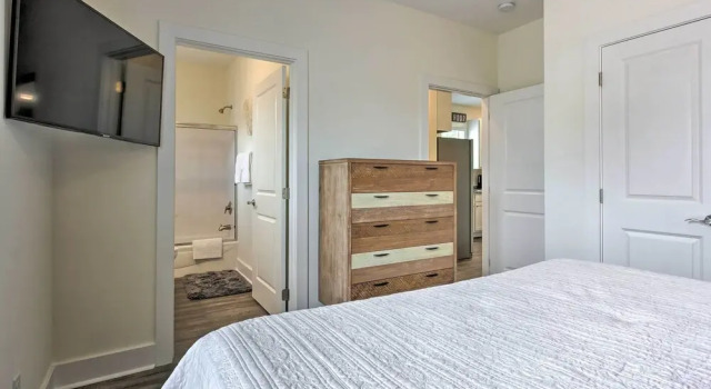 Апартаменты Bright Condo w/ Pool, 3 Blocks to Santa Rosa Beach