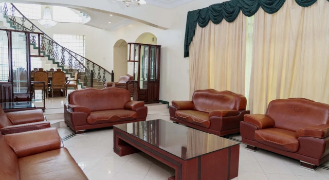 Mini-Mansion Villa Adjacent To The Beach, Buchen Sie Villa Villen in Daressalam, Villa