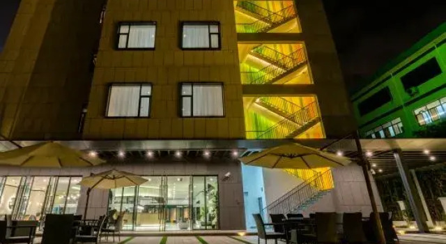 Ibis Styles Shanghai Hongqiao Gubei, Varaa Hotelli Hongqiao Shanghai