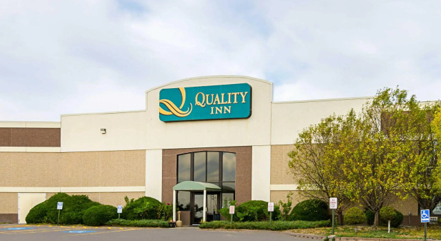 Четырёхместный номер Standard Quality Inn Rosebud Casino