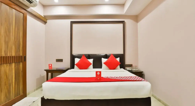 Hotel Adendip Inn, Boek Hotel Hotels in Anand met ontbijt, Ontbijt