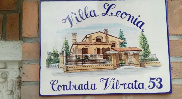 Villa leonia, Book Villa Hoteller i Colonnella med pool, Swimmingpool