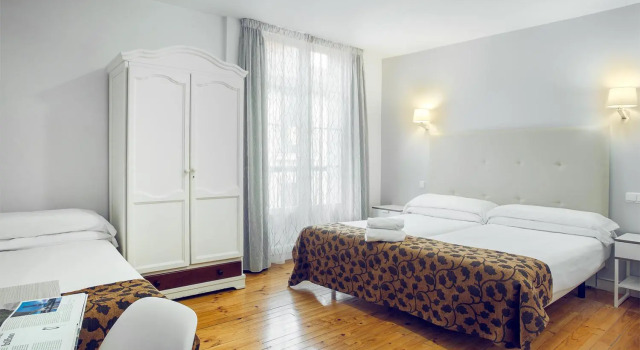 Трёхместный номер Standard Casual Gurea Bilbao