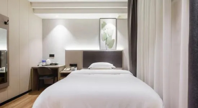 Двухместный номер Standard Greentree Inn Jiangxi Ganzhou Municipal Government Business Hotel