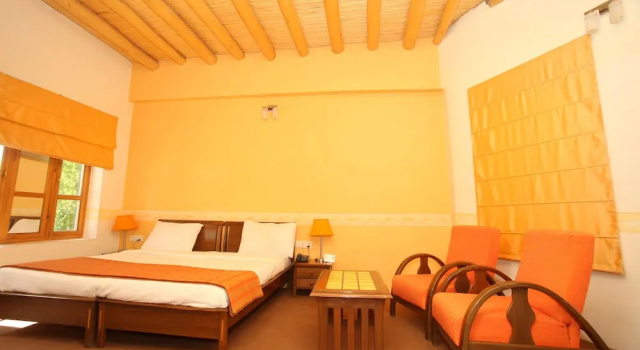 Lha - Ri - Sa Resort, Забронировать Курортный отель Отели Джамму и Кашмира с парковкой, Парковка