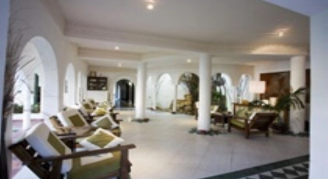 Coral Key Beach Resort, Забронировать Курортный отель Курортные отели Малинди, рядом с Betty's Boutique, Курортный отель
