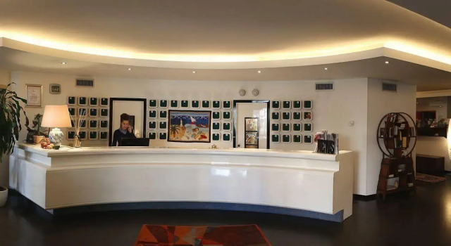 International Hotel & Suite