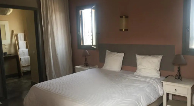 Patio du Lac, Buchen Sie Hotel Hotels in Marrakech-Safi mit Parkplatz, Parkplätze