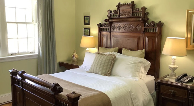 Manoir Chamberland (Adults Only, No Pets), Prenota Hotel Montebello Outaouais