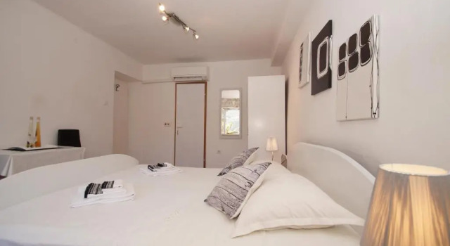 Guest House Holiday, Забронировать Гостевой дом Гостевые дома Корчулы, рядом с Пляж Лука Корчуланска, Гостевой дом