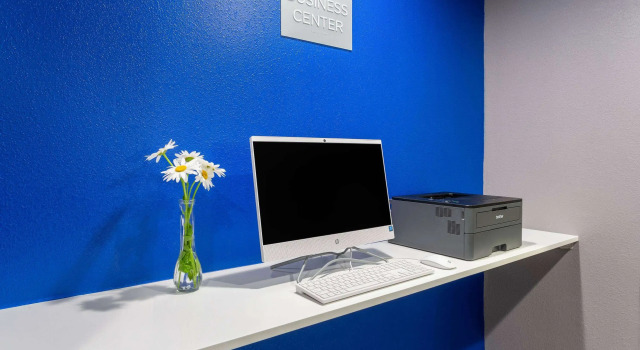 Microtel Inn & Suites by Wyndham Bethel/Danbury, Забронировать Отель Данбери штат Коннектикут, рядом с Western Connecticut Medical Group